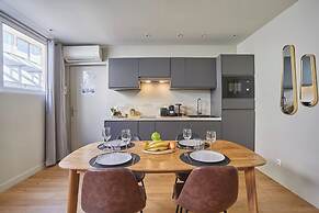 Modern Apartement Center of Paris