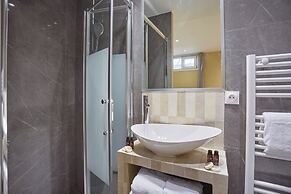 Modern Apartement Center of Paris