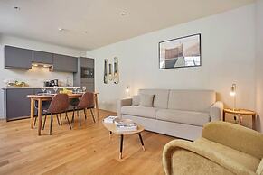 Modern Apartement Center of Paris