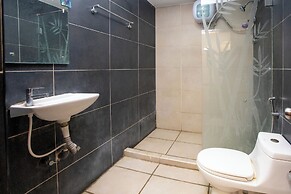 Stayz Inn De-luxe near US Consulate