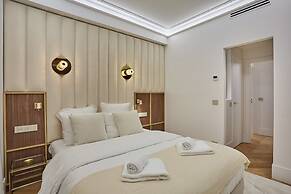 Apartment Matignon St Honore by Studio Prestige