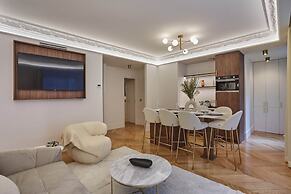 Elegant Flat Matignon Avenue Faubourg St Honore