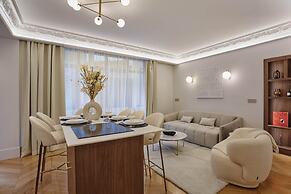 Elegant Flat Matignon Avenue Faubourg St Honore