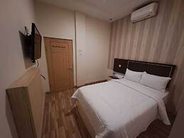 OYO 92944 Luna Guest House