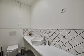 Superb 3 Bedroom Flat in the Center of Paris