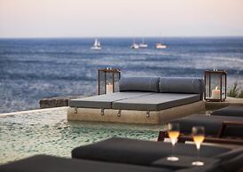 Waterfront Villa With Private Pool