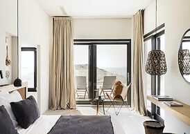 Waterfront Villa With Private Pool