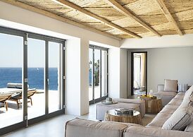 Waterfront Villa With Private Pool