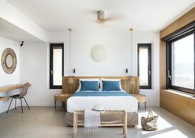 Waterfront Villa With Private Pool