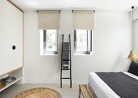 Waterfront Villa With Private Pool