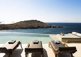 Waterfront Villa With Private Pool