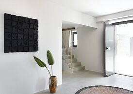 Waterfront Villa With Private Pool