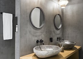 Waterfront Villa With Private Pool