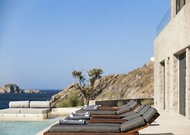 Waterfront Villa With Private Pool