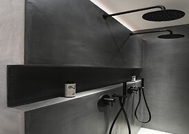 Waterfront Villa With Private Pool