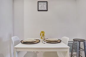 Charming Apartment Center of Paris