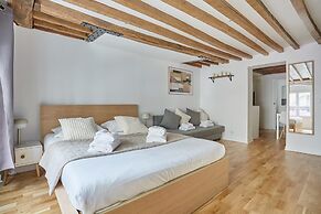 Charming Apartment Center of Paris
