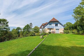 Blueberry of the Valley - House With Swimming Pool