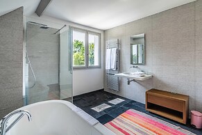 Blueberry of the Valley - House With Swimming Pool
