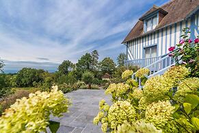 Blueberry of the Valley - House With Swimming Pool