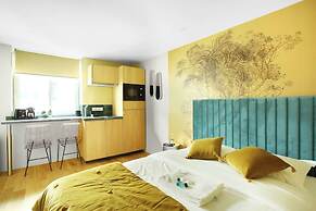 Charming & New Studio Center of Paris