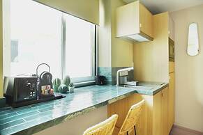 Charming & New Studio Center of Paris