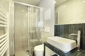 Charming & New Studio Center of Paris