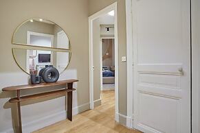 Superb Apartment Arc de Triomphe/ Trocadero