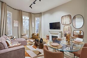 Superb Apartment Arc de Triomphe/ Trocadero