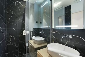 Montmorency Center of Paris Le Marais Beaubourg