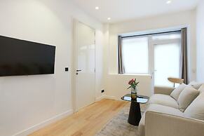 Montmorency Center of Paris Le Marais Beaubourg