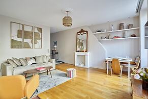 Superb Apartment Avenue Montaigne/saint Honore
