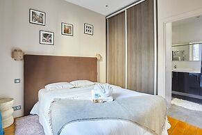 Superb Apartment Avenue Montaigne/saint Honore