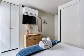 Charming Studio Center of Paris