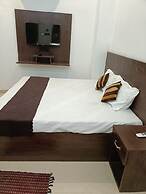 Goroomgo Aprana palace Ayodhya