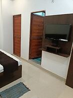 Goroomgo Aprana palace Ayodhya