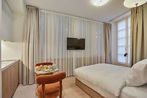 Sublime and New Studio Louvre Palais-royal