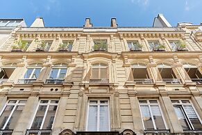 Superb Apartment 2 Bedrooms Centrer of Paris by Studio Prestige