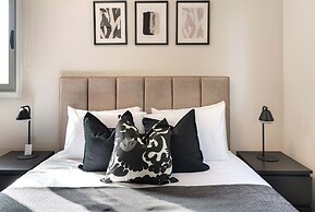 Phaedrus Living Evergreen City Flat