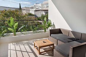 Phaedrus Living Evergreen City Flat
