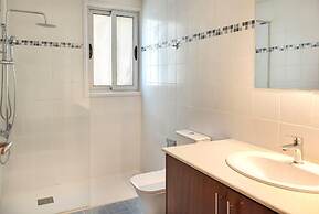 Phaedrus Living Evergreen City Flat