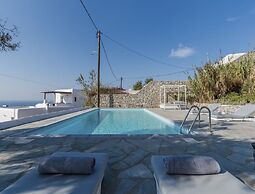 Traditional Villa With Swimming Pool