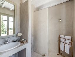 Traditional Villa With Swimming Pool