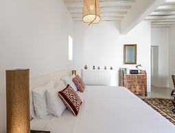 Traditional Villa With Swimming Pool