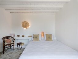 Traditional Villa With Swimming Pool