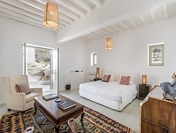 Traditional Villa With Swimming Pool