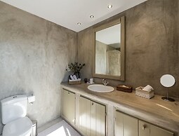 Traditional Villa With Swimming Pool