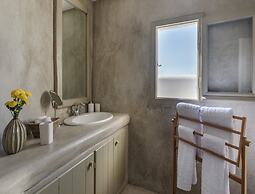 Traditional Villa With Swimming Pool