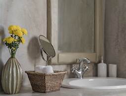 Traditional Villa With Swimming Pool