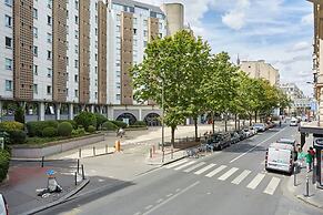 Superb Invalide Apartment Near Eiffel Tower